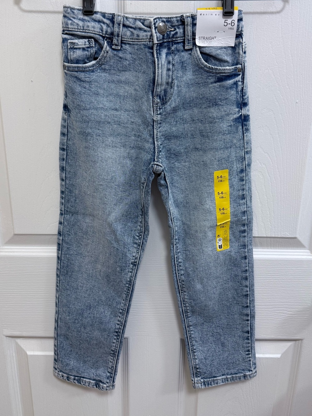 NWT Light Wash Straight Leg Jeans for Kids, Size 5/6